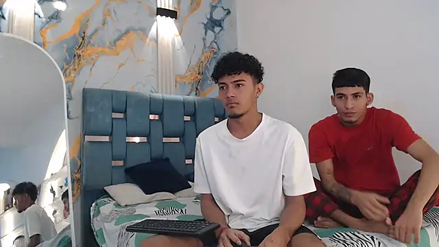 Snapshot of DIAMOND_BLACKS chatting on March 17, 2026, 7:22 am DIAMOND BLACKS online show from March 17, 2026, 7:22 am