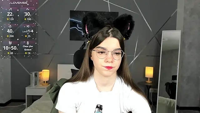 Snapshot of miss__evelyne chatting on January 8, 2026, 1:11 am miss evelyne online show from January 8, 2026, 1:11 am