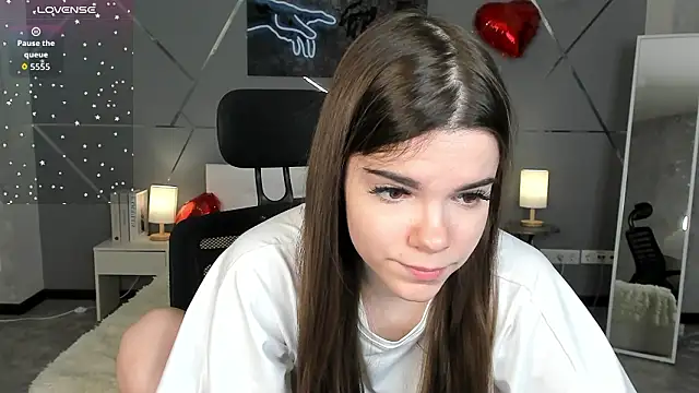 Snapshot of miss__evelyne chatting on February 23, 2026, 1:07 am miss evelyne online show from February 23, 2026, 1:07 am