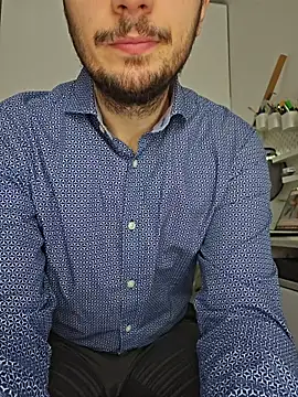 Snapshot of Lovebackground chatting on January 15, 2026, 9:23 am Lovebackground online show from January 15, 2026, 9:23 am