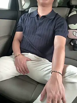 Snapshot of battman4488 chatting on April 14, 2026, 8:08 am battman4488 online show from April 14, 2026, 8:08 am