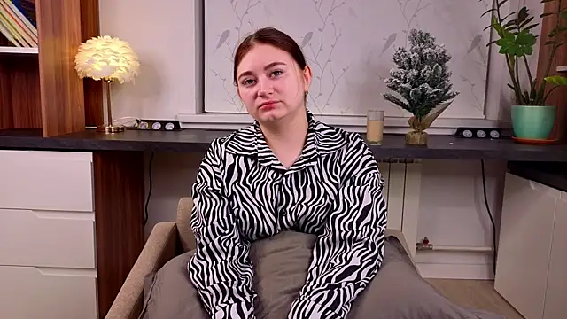 SolHaukaas online show from December 21, 2025, 1:30 am