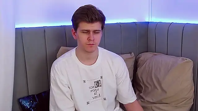 Snapshot of NickJohnas chatting on December 19, 2025, 9:11 am NickJohnas online show from December 19, 2025, 9:11 am