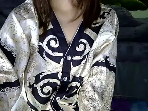 Chichi 86 online show from February 5, 2026, 4:03 pm