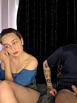 FoxyToxy online show from December 14, 2025, 3:24 am