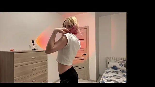 Snapshot of KatrinSweets chatting on December 15, 2025, 5:08 pm KatrinSweets online show from December 15, 2025, 5:08 pm