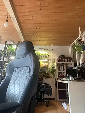 YoursxTruly online show from February 13, 2026, 11:54 am