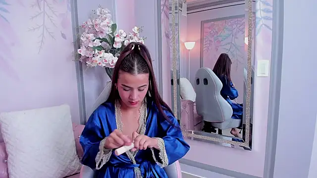 Snapshot of Saritasweet18 chatting on December 15, 2025, 6:47 pm Saritasweet18 online show from December 15, 2025, 6:47 pm