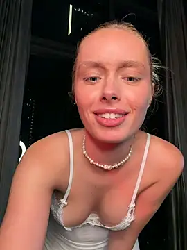 SunnyShiney online show from May 8, 2026, 2:32 pm