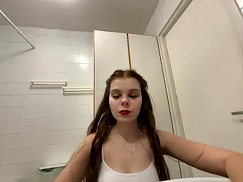 LeyaFlamy online show from December 19, 2025, 7:49 pm