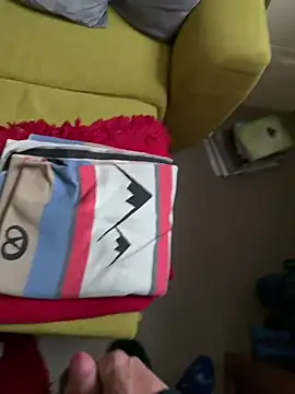 Manu1983el01 online show from April 12, 2026, 3:04 pm