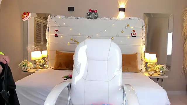 maturexxx  online show from December 5, 2025, 7:55 pm