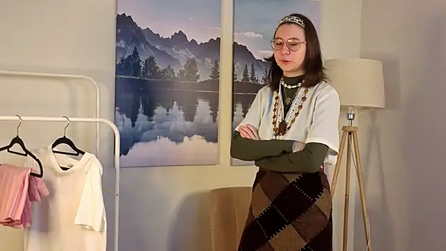 Snapshot of MartyHudon chatting on December 15, 2025, 4:07 am MartyHudon online show from December 15, 2025, 4:07 am