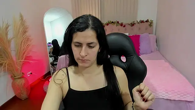 Isa Emm online show from January 9, 2026, 7:32 pm