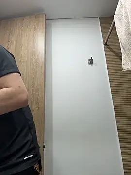 Valentino ceratti online show from December 16, 2025, 12:04 am