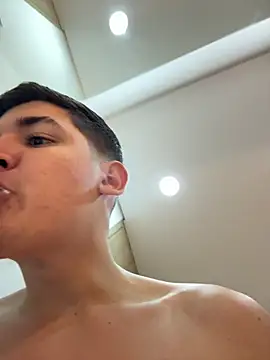 Valentino ceratti online show from December 15, 2025, 12:05 am