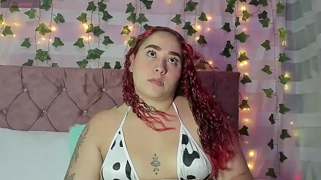 Ayla-marttinez online show from April 10, 2026, 11:01 pm