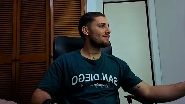 Snapshot of King_meruem chatting on January 13, 2026, 1:37 pm King meruem online show from January 13, 2026, 1:37 pm