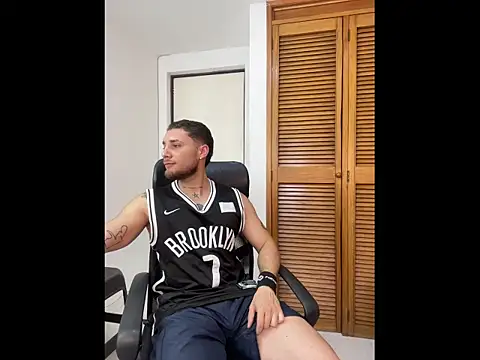 Snapshot of King_meruem chatting on February 11, 2026, 7:36 pm King meruem online show from February 11, 2026, 7:36 pm