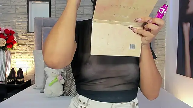 LanaRouse online show from February 25, 2026, 10:42 pm