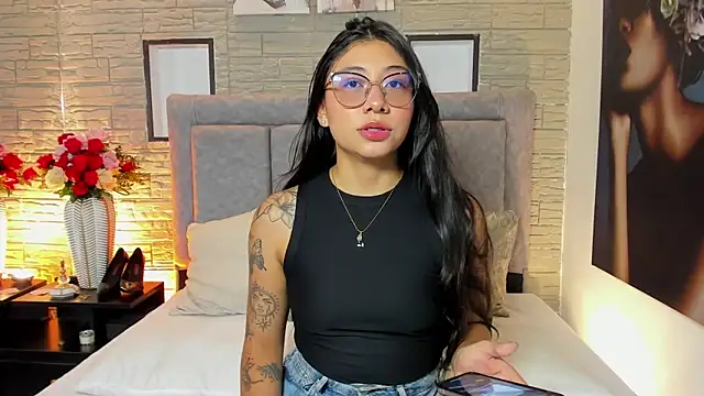 LanaRouse online show from February 9, 2026, 10:41 pm