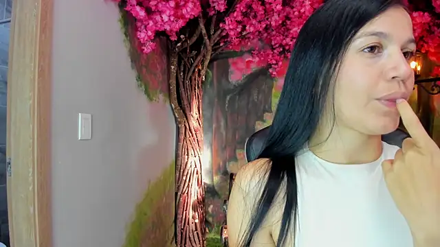 Snapshot of marahanson_ chatting on December 17, 2025, 11:59 am marahanson online show from December 17, 2025, 11:59 am