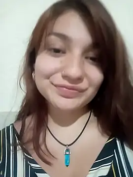 Snapshot of evelin__C chatting on December 14, 2025, 1:45 am evelin C online show from December 14, 2025, 1:45 am