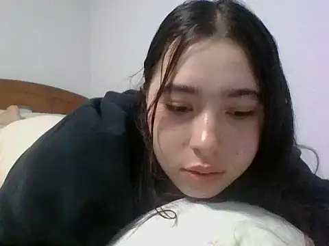 Snapshot of Anni_00001 chatting on December 14, 2025, 11:49 am Anni 00001 online show from December 14, 2025, 11:49 am