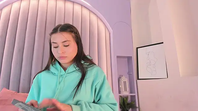 Miia Anderson online show from February 8, 2026, 2:26 pm