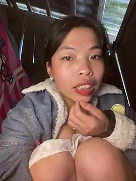 Snapshot of lux-su chatting on March 16, 2026, 5:44 am lux-su online show from March 16, 2026, 5:44 am