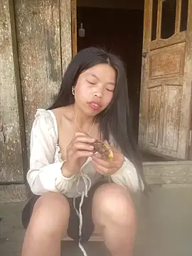 Snapshot of lux-su chatting on April 11, 2026, 1:46 am lux-su online show from April 11, 2026, 1:46 am