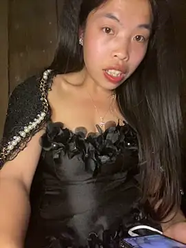 Snapshot of lux-su chatting on April 23, 2026, 1:24 pm lux-su online show from April 23, 2026, 1:24 pm