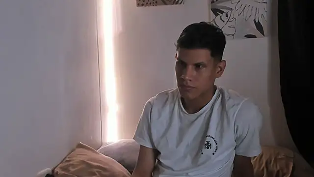 Snapshot of Apol0_69 chatting on December 14, 2025, 7:41 pm Apol0 69 online show from December 14, 2025, 7:41 pm