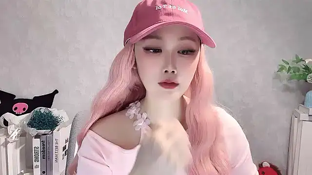 Snapshot of Pinkgirl520 chatting on April 11, 2026, 12:31 pm Pinkgirl520 online show from April 11, 2026, 12:31 pm