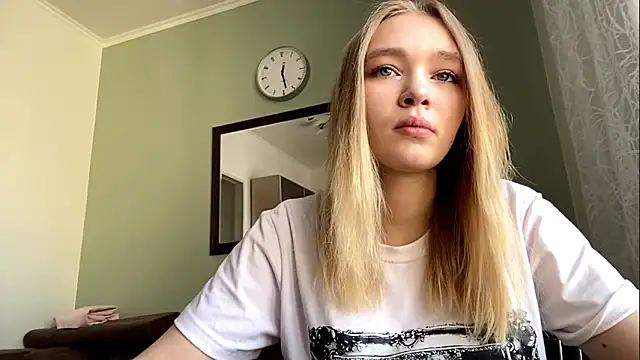 Snapshot of Leifuture chatting on February 2, 2026, 5:28 am Leifuture online show from February 2, 2026, 5:28 am