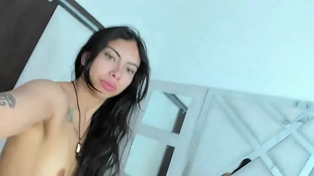 Snapshot of Alana_Hotterr chatting on February 10, 2026, 4:11 am Alana Hotterr online show from February 10, 2026, 4:11 am