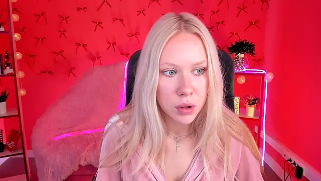 Snapshot of AprilChambers chatting on December 16, 2025, 9:24 am AprilChambers online show from December 16, 2025, 9:24 am