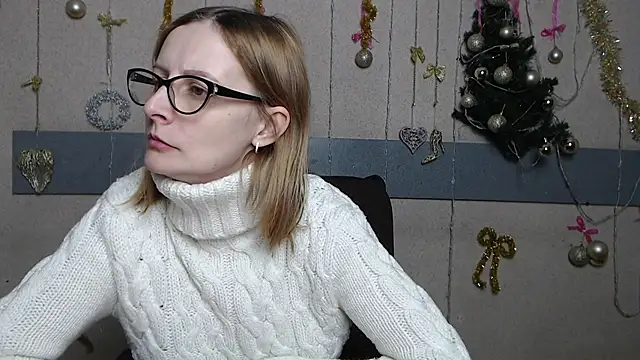 Snapshot of AliceMillss chatting on December 17, 2025, 2:11 pm AliceMillss online show from December 17, 2025, 2:11 pm