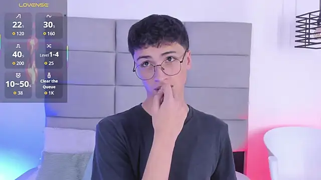 JoshClaarktt online show from March 19, 2026, 4:12 am