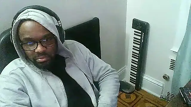 Snapshot of MrUnintentional chatting on December 17, 2025, 3:00 am MrUnintentional online show from December 17, 2025, 3:00 am