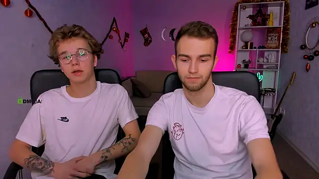 Snapshot of leon_lie chatting on January 6, 2026, 8:35 pm leon lie online show from January 6, 2026, 8:35 pm