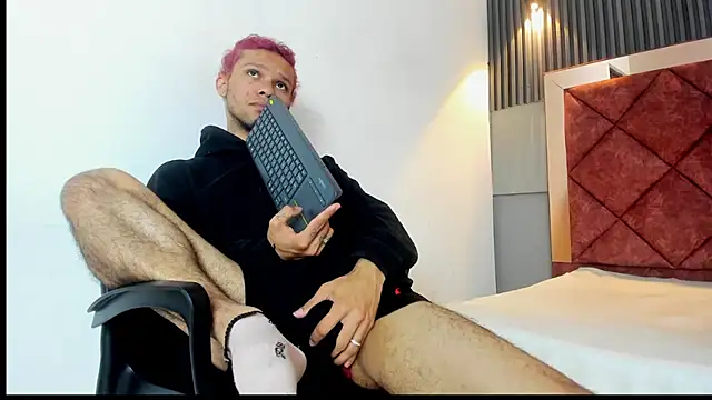 Snapshot of TAYSON_SCOTT chatting on December 22, 2025, 12:16 pm TAYSON SCOTT online show from December 22, 2025, 12:16 pm