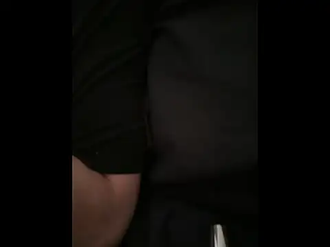 Snapshot of bluntbeautyxo chatting on May 22, 2026, 3:48 am bluntbeautyxo online show from May 22, 2026, 3:48 am