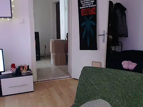 AlienforTwenty online show from December 17, 2025, 9:03 am