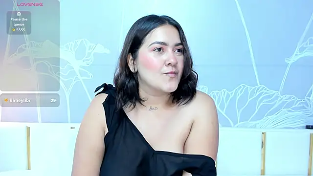 Snapshot of beautifulgirl4u_ chatting on May 5, 2026, 12:35 am beautifulgirl4u online show from May 5, 2026, 12:35 am
