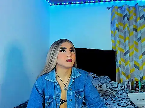 Snapshot of georgiina_giio chatting on December 15, 2025, 7:58 am georgiina giio online show from December 15, 2025, 7:58 am