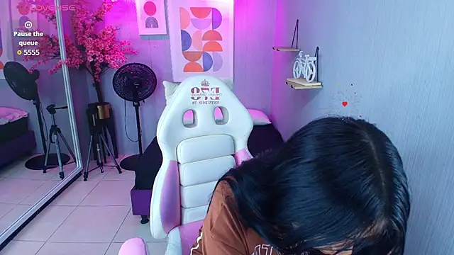 Carolina cherry online show from March 25, 2026, 12:48 pm