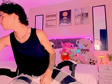 Snapshot of back_thomson chatting on February 23, 2026, 9:48 pm back thomson online show from February 23, 2026, 9:48 pm