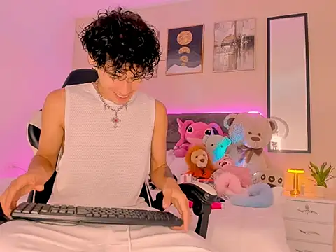 Snapshot of back_thomson chatting on February 21, 2026, 8:44 pm back thomson online show from February 21, 2026, 8:44 pm