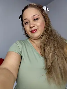 Snapshot of MMia_18 chatting on May 28, 2026, 9:17 am MMia 18 online show from May 28, 2026, 9:17 am